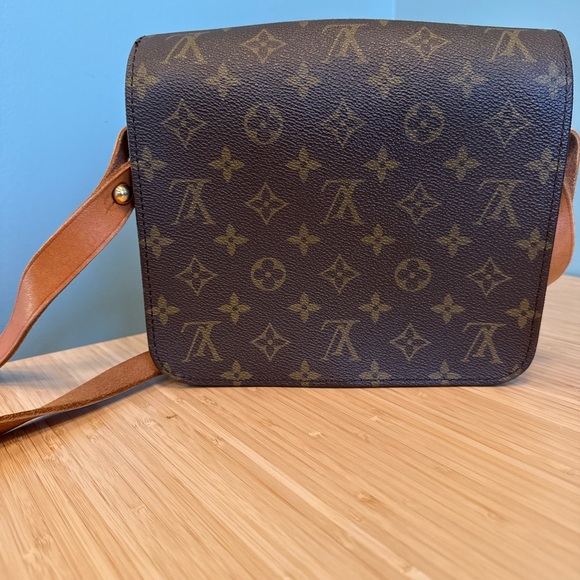 Louis Vuitton monogram crossbody bag - Picture 2 of 5
